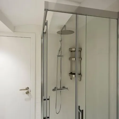 Stylish Eixample Apartment Near Francesc Macia * 바르셀로나