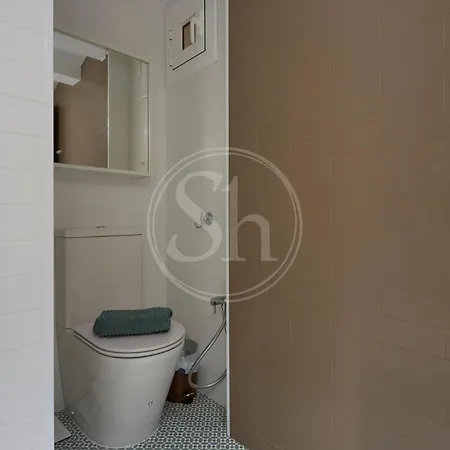 Stylish Eixample Apartment Near Francesc Macia