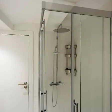 Stylish Eixample Apartment Near Francesc Macia * 바르셀로나